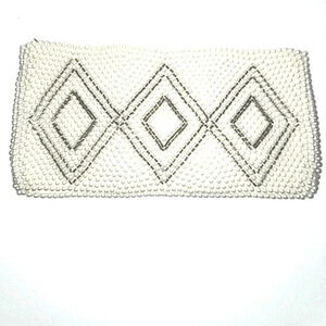 LA REGALE beaded Pearl clutch